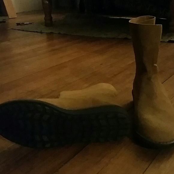 Lamo Suede Boots - Picture 3 of 3